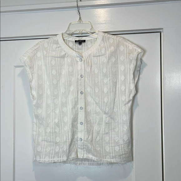 Flags & Anthem White Button-Up Blouse size medium. - Picture 6 of 11